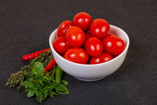 tomate cherry en escabeche