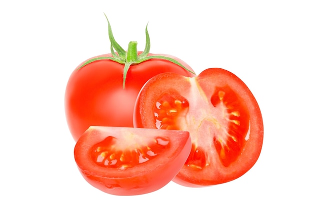 Tomate fresco entero Dos trozos de tomate cortados por la mitad y en cuartos Composición de tomates listos aislados