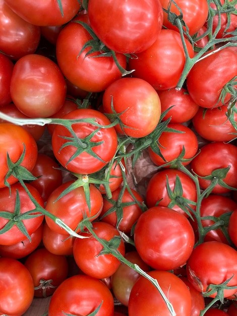 tomate frische rote saftige tomaten theke markt obst portion gesunde mahlzeit lebensmittel diät snack