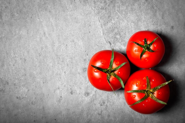 Tomate con gotas