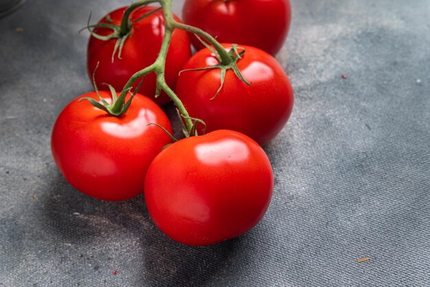 tomate reife rote frucht frischer snack gesunde mahlzeit essen snack diät auf dem tisch kopierraum essen