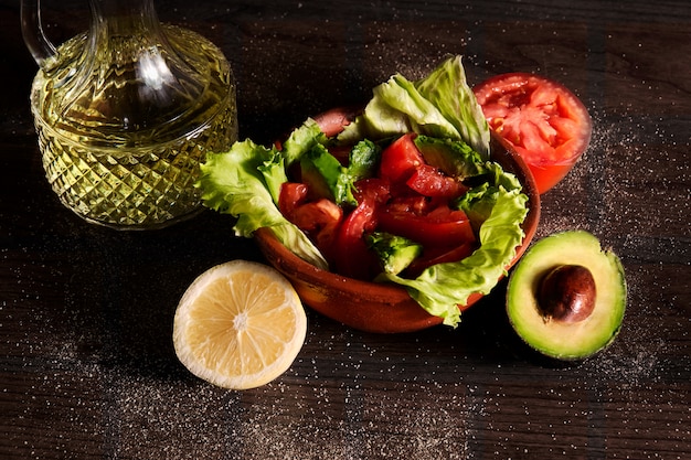 Tomaten-Avocado-Salat