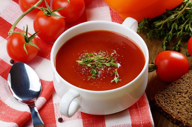 Tomaten-Gazpacho-Suppe