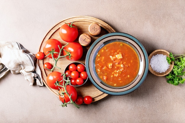 Tomaten-Gemüse-Suppe