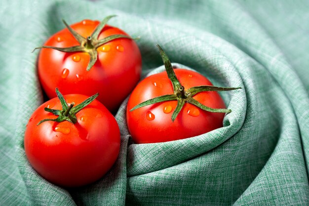 Tomaten mit Tropfen