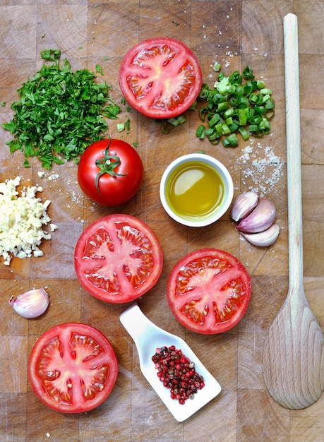 Tomaten und über Zutaten