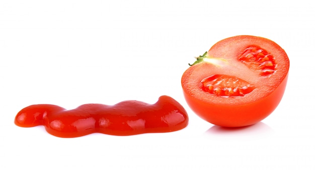 Tomatensauce und Tomate isoliert