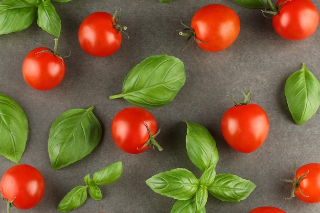 Tomates con albahaca Comida vegetariana