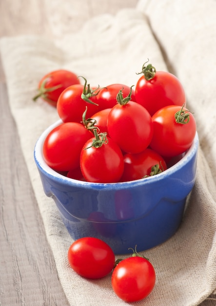 Tomates cherry en un bol