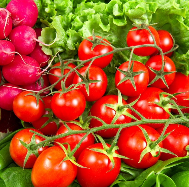 Tomates Cherry Con Ensalada