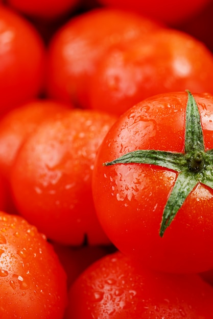 Tomates cherry frescos con primer plano.