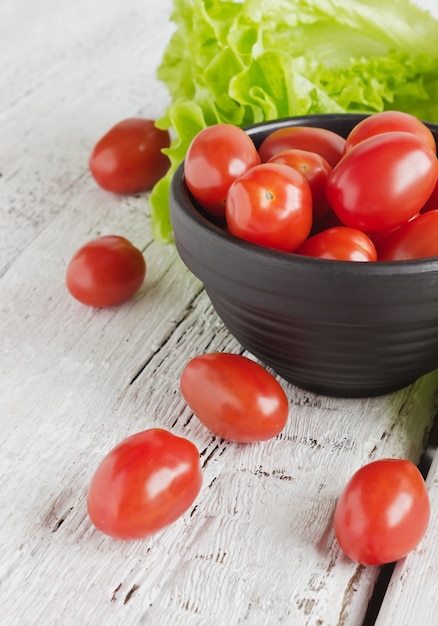 Tomates cherry y lechuga