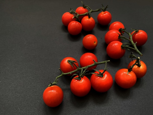 tomates cherry