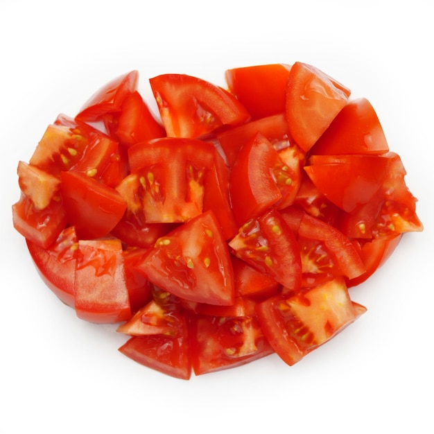 Tomates fatiados para salada isolada