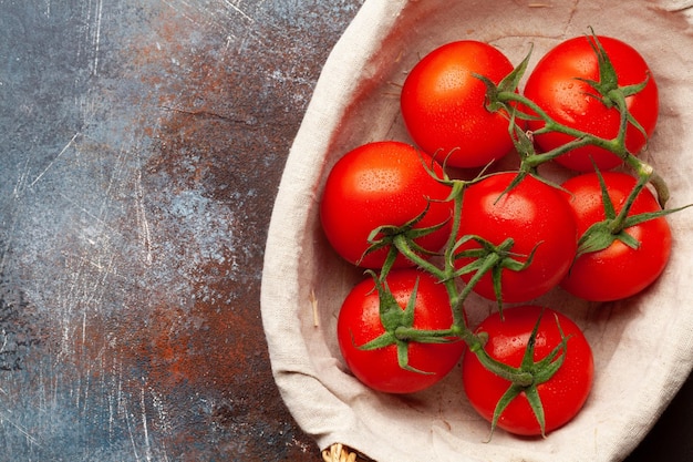 Tomates frescos do jardim