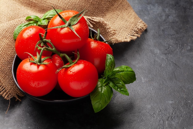 Tomates frescos de la huerta