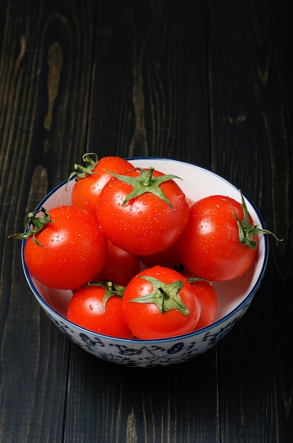 Tomates frescos maduros