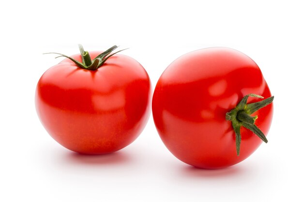 Tomates isolados em fundo branco