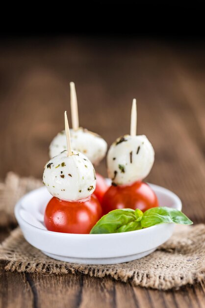 Tomates y Mozzarella con Albahaca fresca