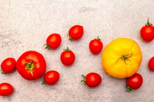 Tomates orgánicos frescos