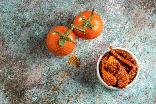 Tomates secados al sol con hierbas