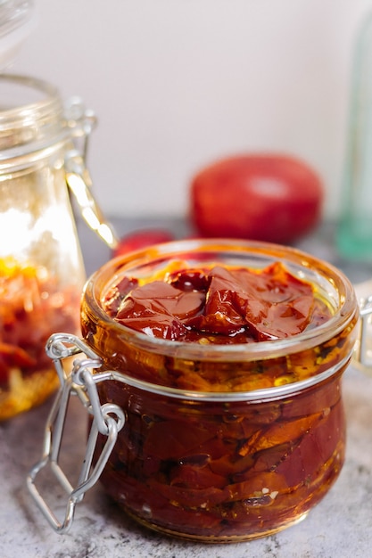 TOMATES SECOS AL SOL CON ACEITE DE OLIVA EN BOTE