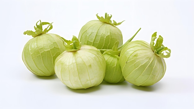 Tomatillo sobre un fondo blanco