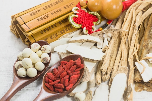 Foto tônico tradicional chinês combinação de ervas medicinais chinesas