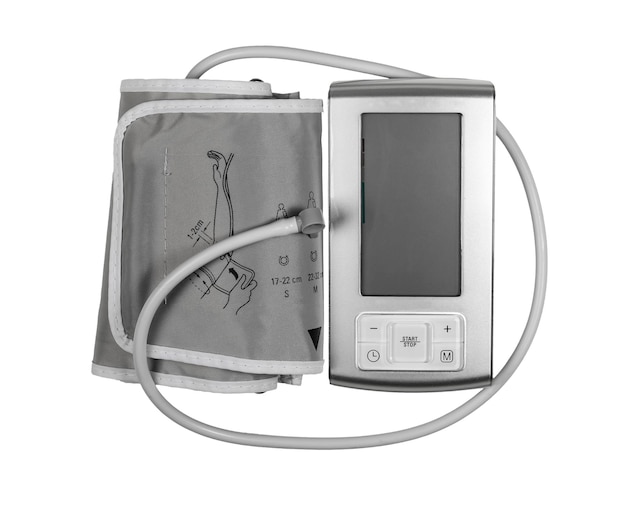 Tonómetro, monitor de presión arterial aislado sobre fondo blanco.