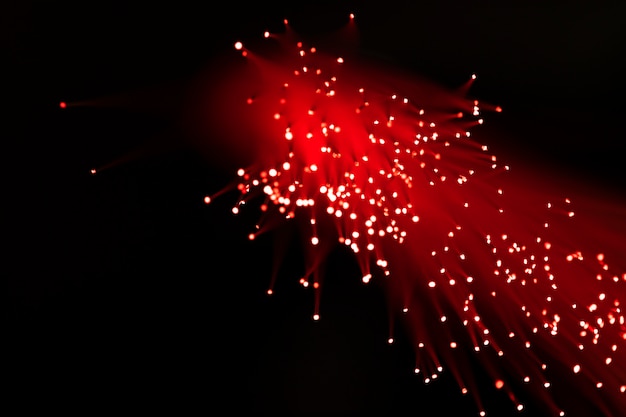 Foto tonos rojos de canales de fibra brillante