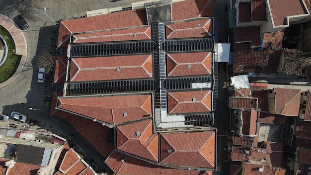 Top-Drohnenansicht aus der Luft, Hausdächer, Stadtmuster, Architektur, Gebäudebestand
