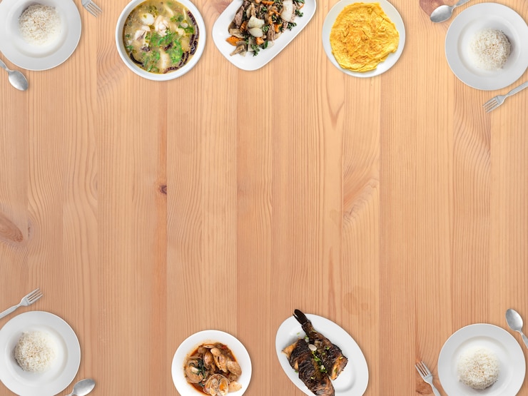 Foto top vies de diversos alimentos tailandeses con fondo de espacio vacío.