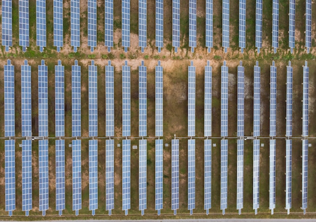 Foto top view image solarzellen auf dem boden