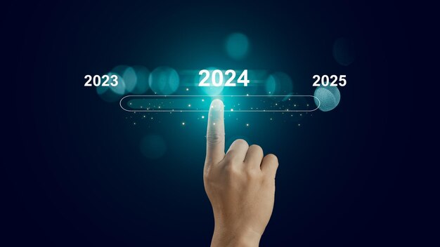 Foto toque humano no status do bar virtual para mudar de 2023 para 2024 e 2025 para preparação