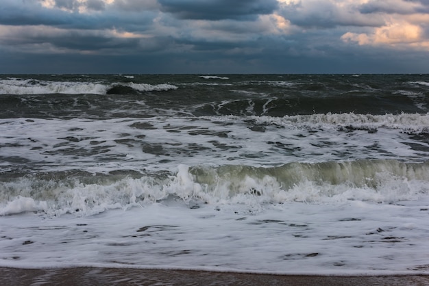 Foto tormenta en el mar