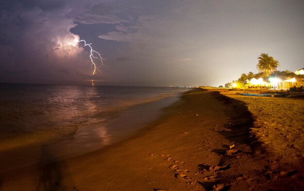 Foto tormenta en la playa