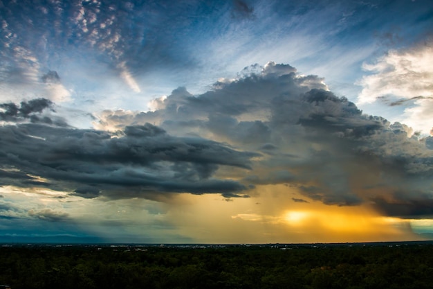 Tormenta de truenos cielo Nubes de lluvia xa