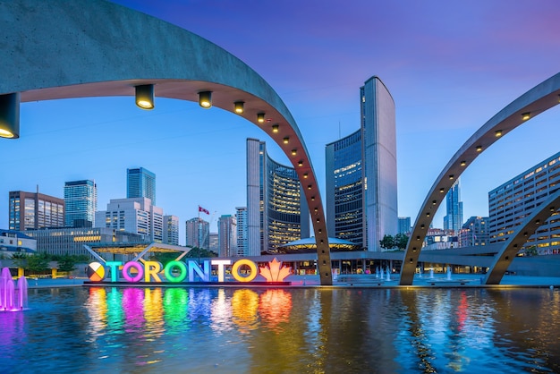 Toronto City Hall und Nathan Phillips Square in Kanada