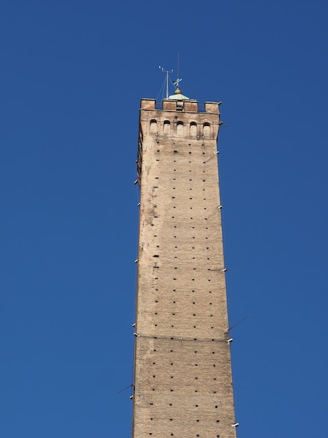 Foto torre asinelli em bolonha