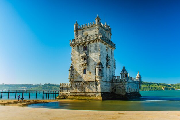 Foto la torre de belem a la luz del día