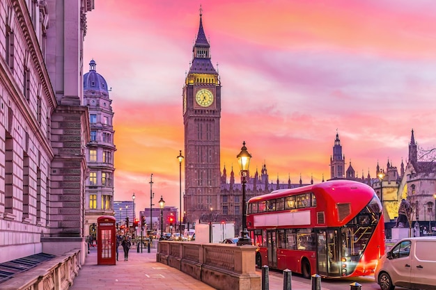 La torre Big Ben de las Casas del Parlamento de Westminster en Londres