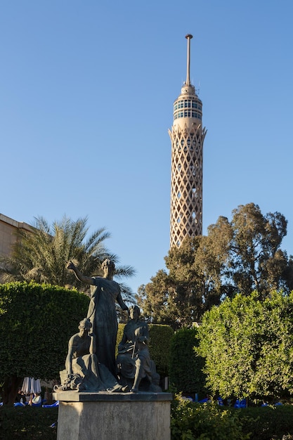 Foto torre del cairo en el distrito de gezira el cairo egipto