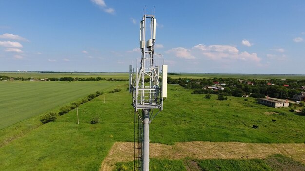 Foto torre celular equipo para transmitir señales celulares y móviles