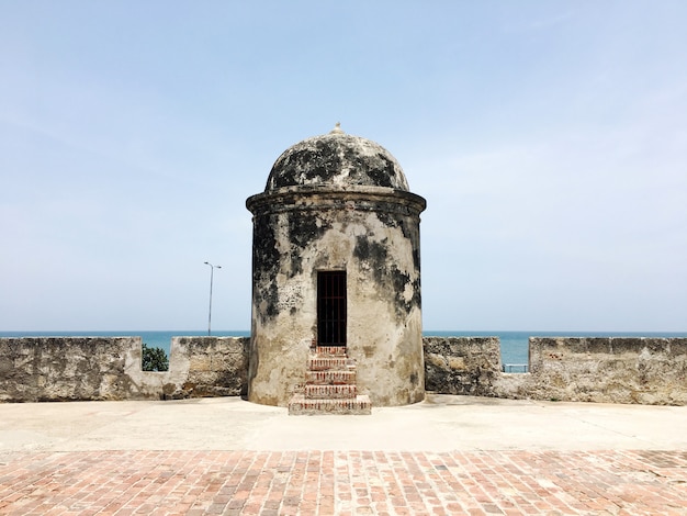 Torre en el centro histórico de Cartagena, Colombia.