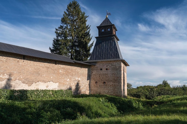 Torre da Anunciação da Santa Dormição PskovPechersk Mosteiro Pechory Pskov região Rússia