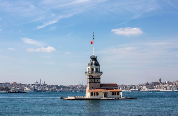 Torre da Donzela (Kiz Kulesi) e gaivotas, Istambul - Turquia