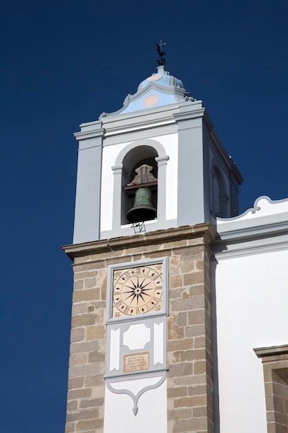 Torre da Igreja de St Antons em Évora, Portugal