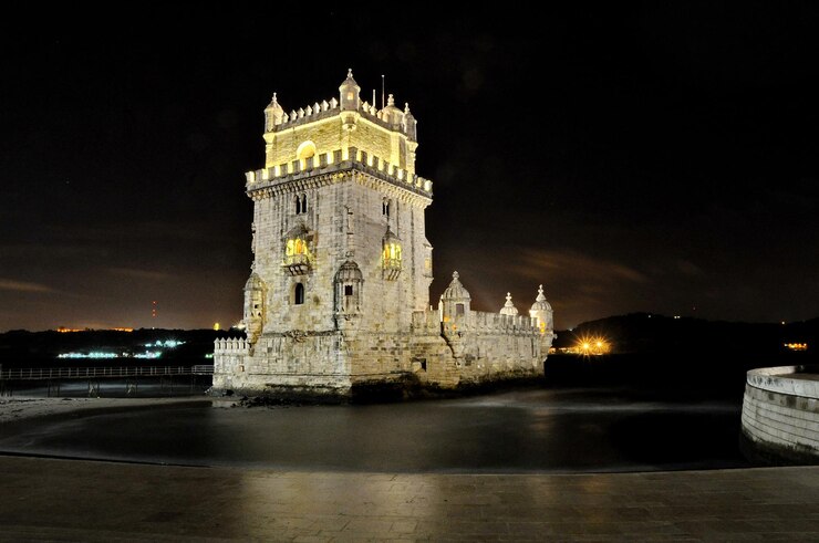 Foto torre de belem à noite