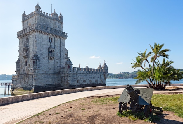 Torre de Belém (ou a torre de São Vicente) na margem do Rio Tejo, em Lisboa, Portugal. Construída entre 1515-1521 por Francisco de Arruda.