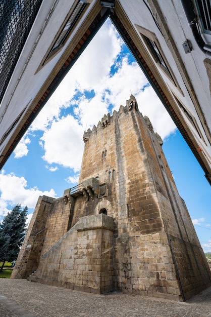 Torre de conserva castelo ruínas estrutura medievalFoi construída por Dom Dinis no século XIV em Chaves